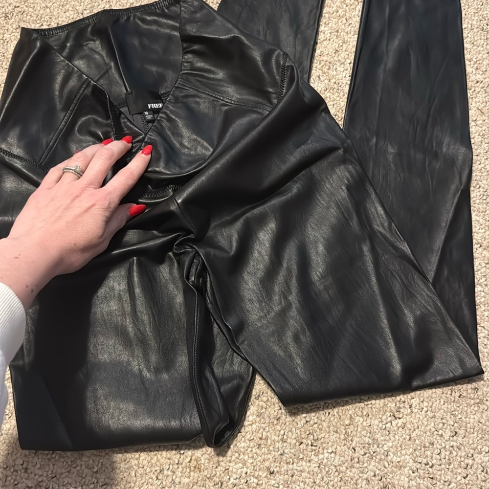 Aritzia Daria Pant, Medium